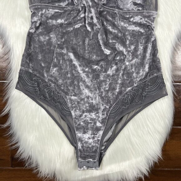 Soma Women's Size Medium Velvet‎ Illusion Excalibur Bodysuit Teddy Lingerie - Picture 3 of 11